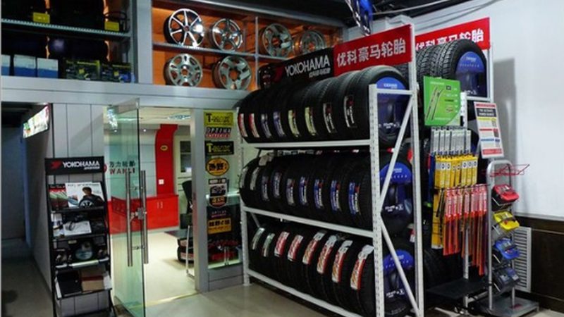 目前市场上常见的刹车片更换工具套装主要有以下几种：